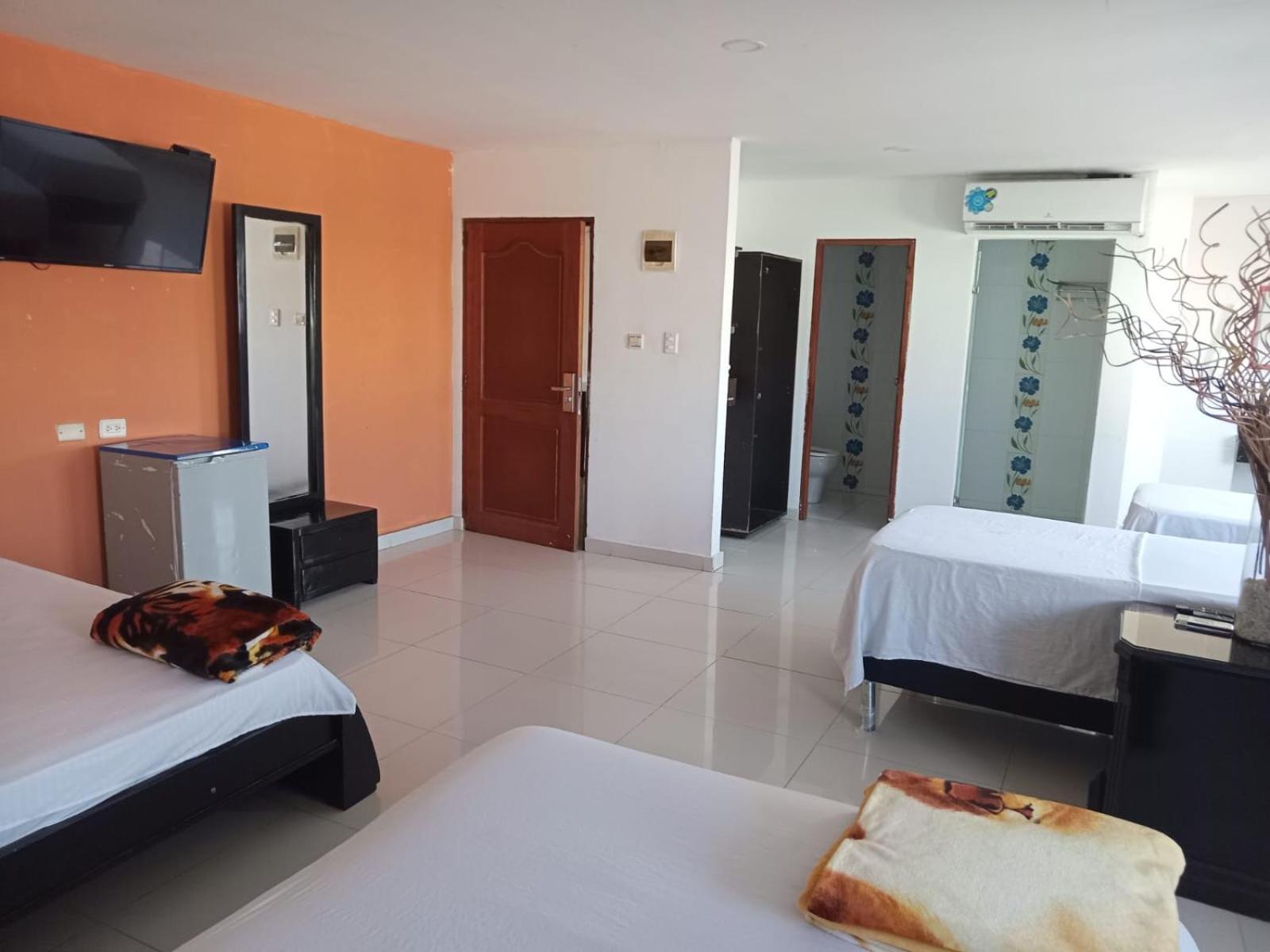 Hotel Intersuites Barranquilla  Buitenkant foto